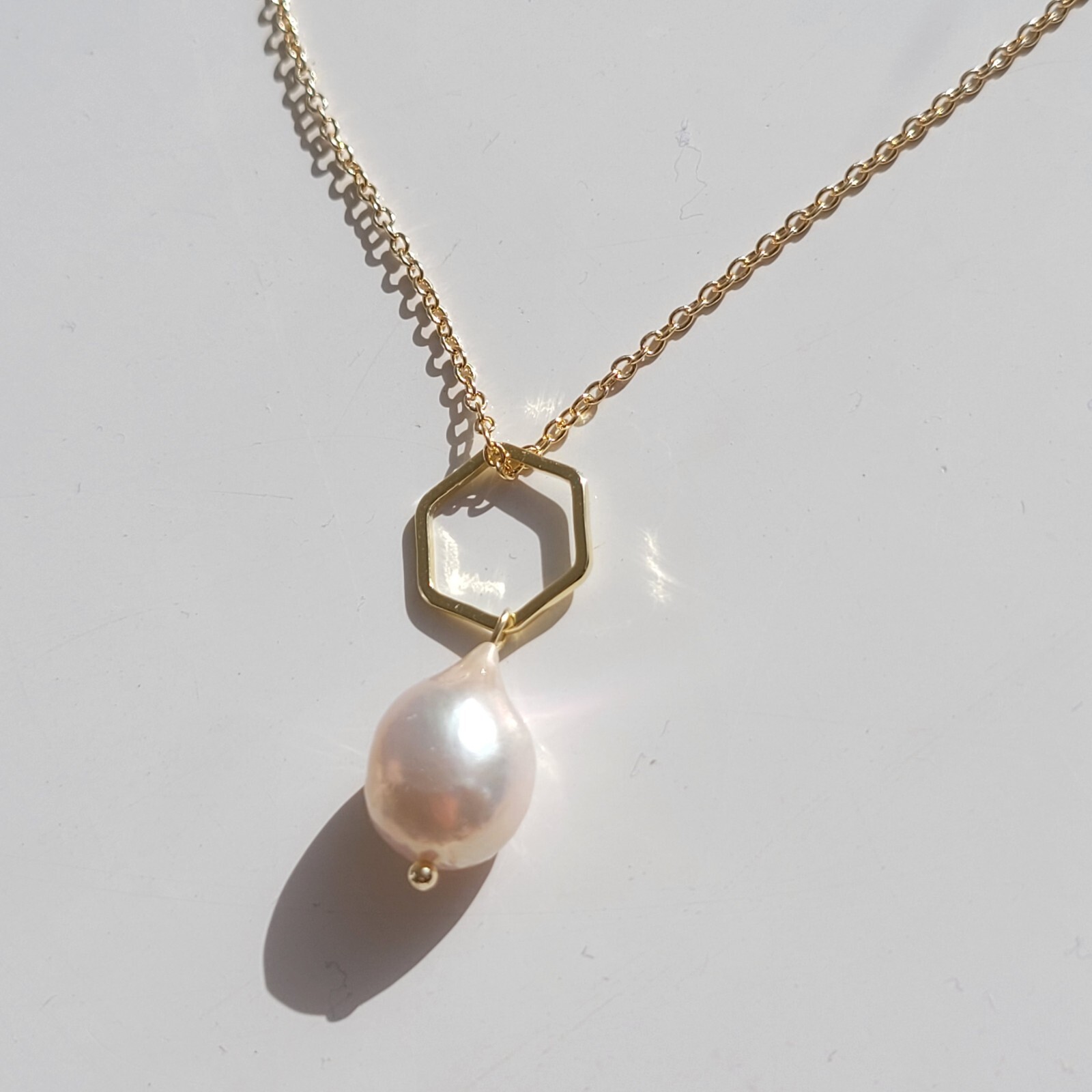 Collier perle baroque or jaune 14ct : le bijou durable qui ne ternit jamais