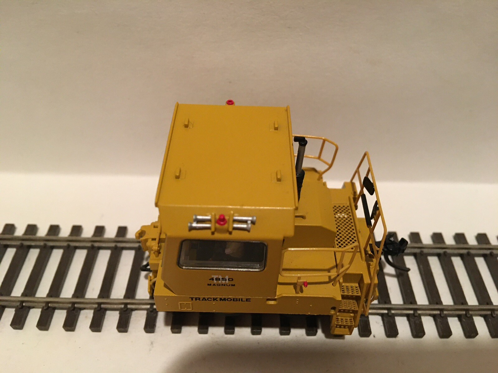 HO Factory Direct Trains 15320 Track Mobile Switcher Diesel