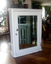 VINTAGE  WHITE SHABBY CHIC WOOD MEDICINE CABINET WITH MIRROR