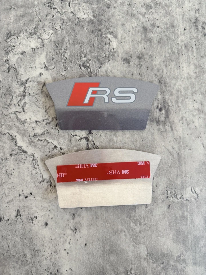 CAPAS DE PINÇA DE FREIO TRASEIRO AUDI RS4 RS5 RS6 RS7 em cinza RS NOVAS 💙🆕 - Imagem 3 de 4