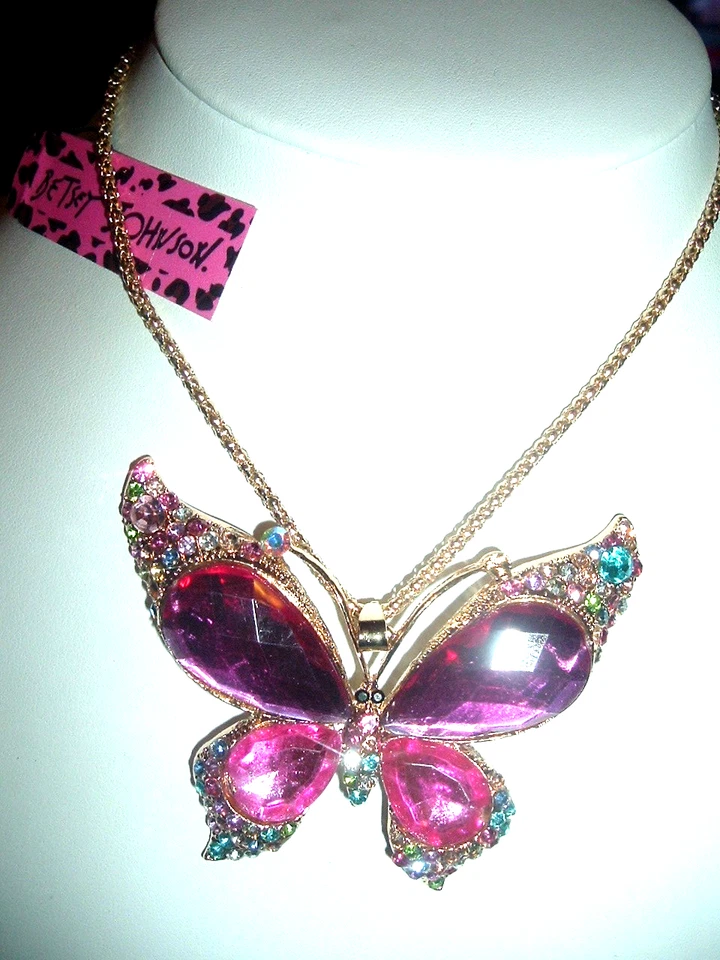 COLLAR Betsey Johnson PINK FUSHIA MULTICOLOR MARIPOSA CRISTAL Pavimentado Dorado Foto 4 de 4