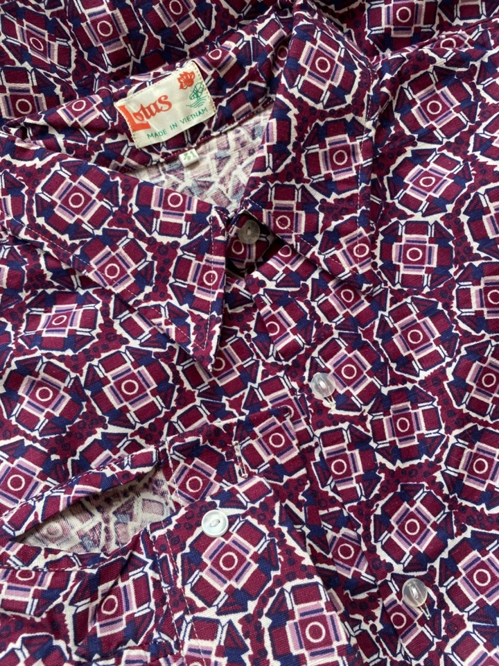 VTG mens 70's LOTUS PURPLE RETRO PATTERN LOOSE FIT LONG SLEEVED SHIRT 44-46" - Image 2 of 4