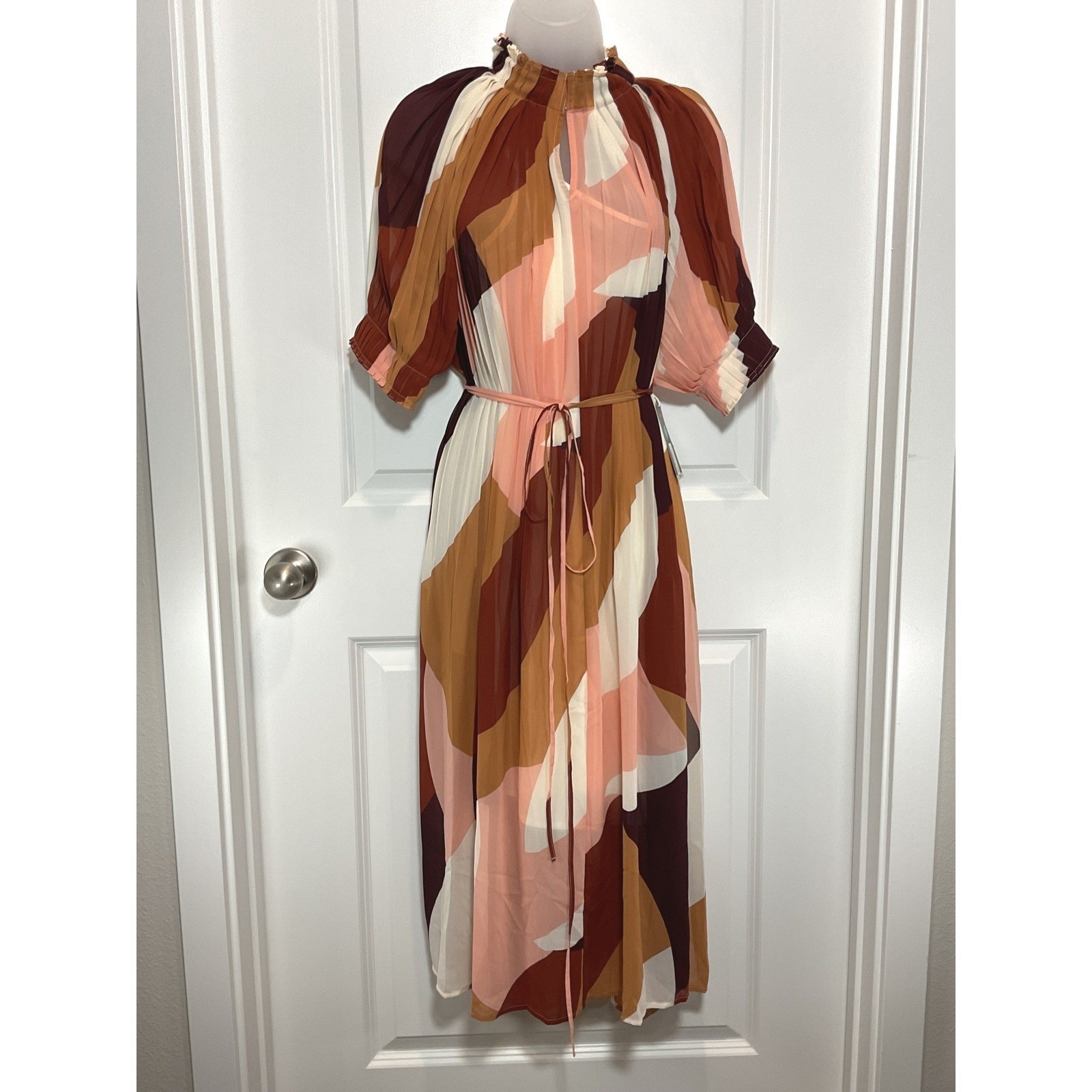 NWT Women Abstract BOHO Print Pleated Midi Dress Mock Neck Tie Waist Medium Art