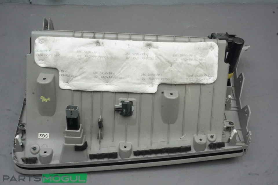 15-20 Hyundai Genesis G80 Front Dash Glovebox Storage Compartment 84501B1100 OEM - Image 3 of 4