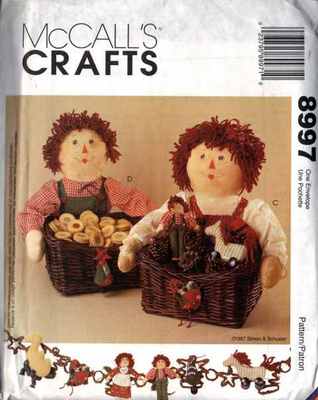 RAGGEDY ANN ANDY Christmas HOME DECOR PATTERN Baskets ORNAMENT Stockings GARLAND