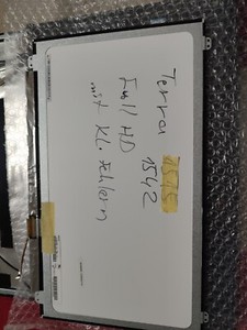 Display von Terra Laptop 1542 mit kleinen Fehlern