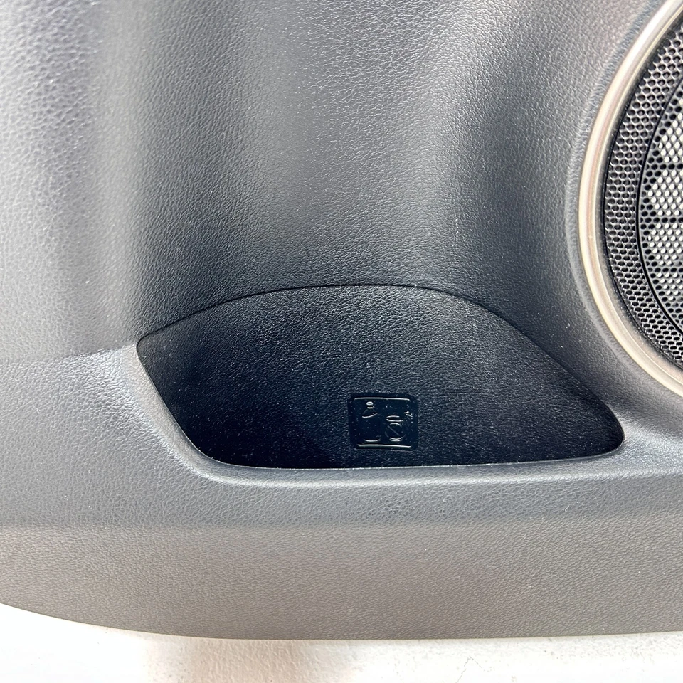 LEXUS NX200t 2015-2017 panel de puerta del lado del conductor trasero moldura interior OEM Foto 3 de 4