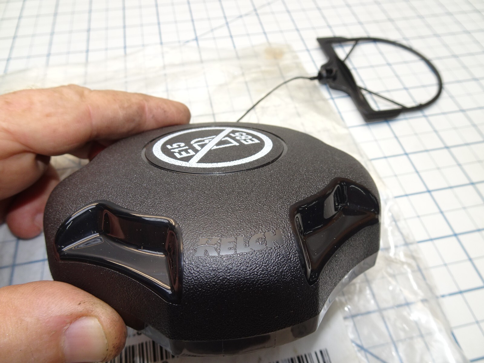 Exmark 1374119 Gas Fuel Tank Cap with Tether Kelch OEM NOS eBay