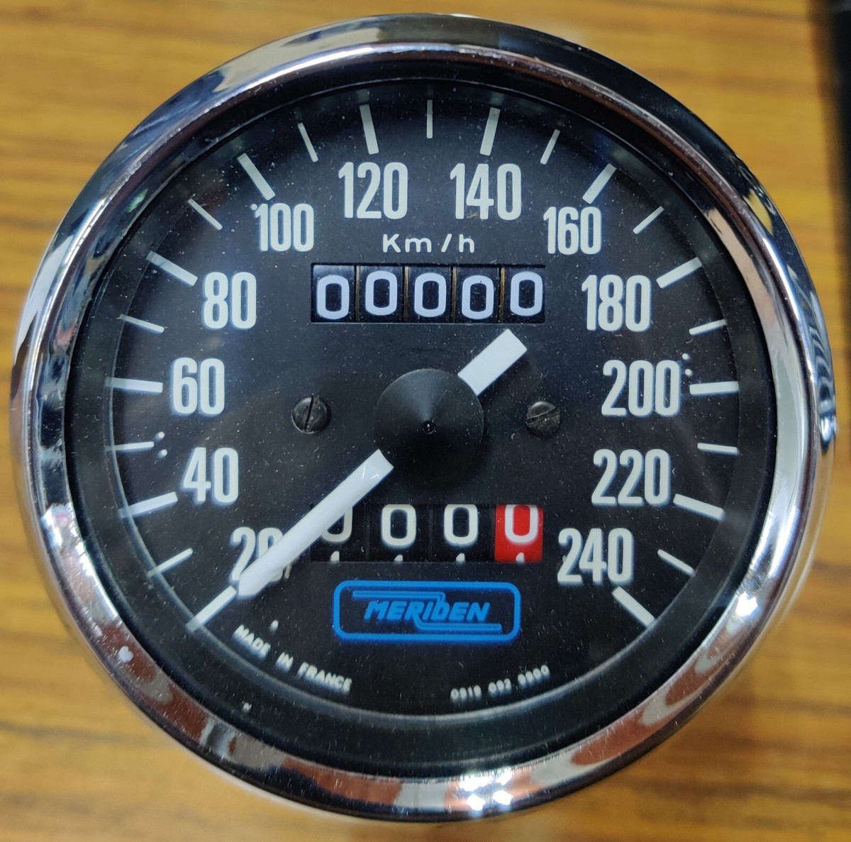 Triumph 純正 メーター 本体 s-l1200.jpg