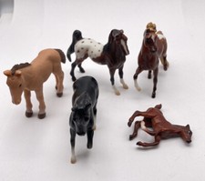 5 Piece Lot of Assorted Plastic Toy Horses - Misc Colors and Sizes