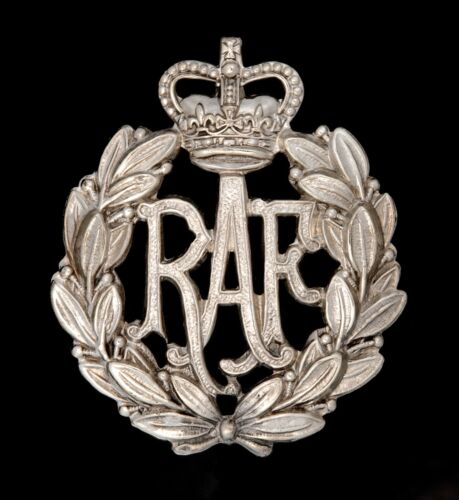 Queens Crown Royal Air Force Cap Badge Hallmarked Silver - Picture 1 of 1