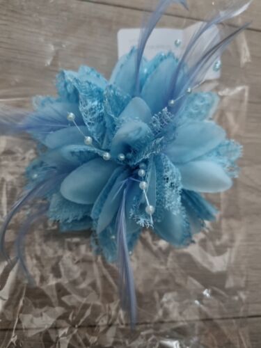 Blue Feather and Lace fascinator 3 Way Fastening  - Photo 1/3