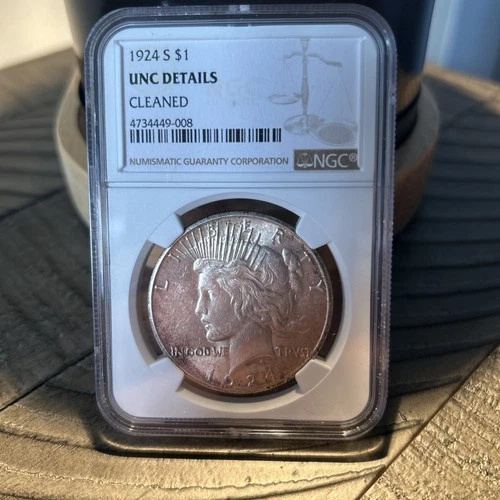 1924 S Peace Dollar UNC Details