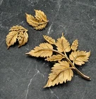 Vintage Trifari Gold Tone Leaf Wheat Brooch Clip Earrings Jewelry Set 50s 60s