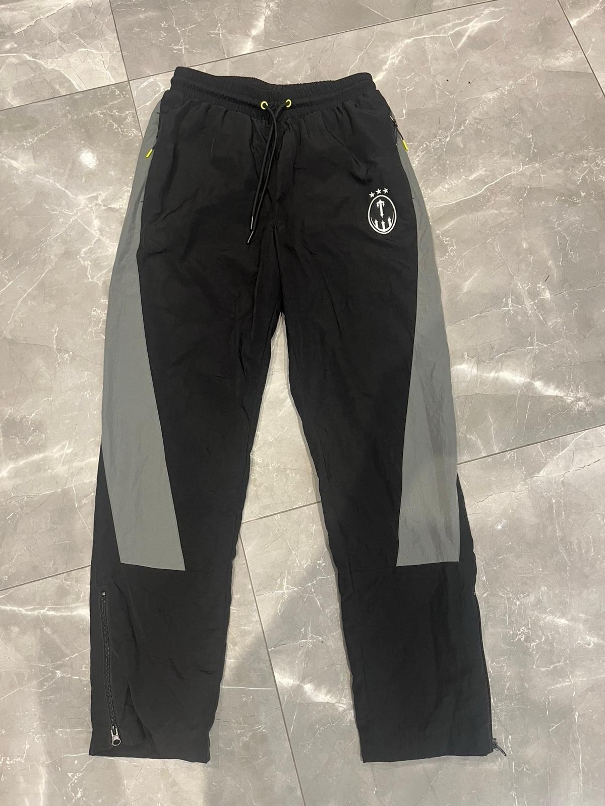 Trapstar Irongate T Hood track pants in black and grey Size Small Men’s