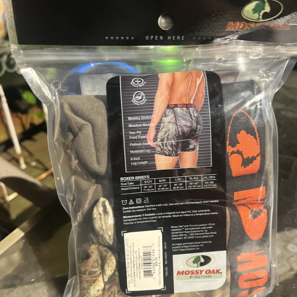 Paquete de 2 pares de calzoncillos boxer de camuflaje y marrón para hombre Mossy Oak (2XL) Foto 2 de 2