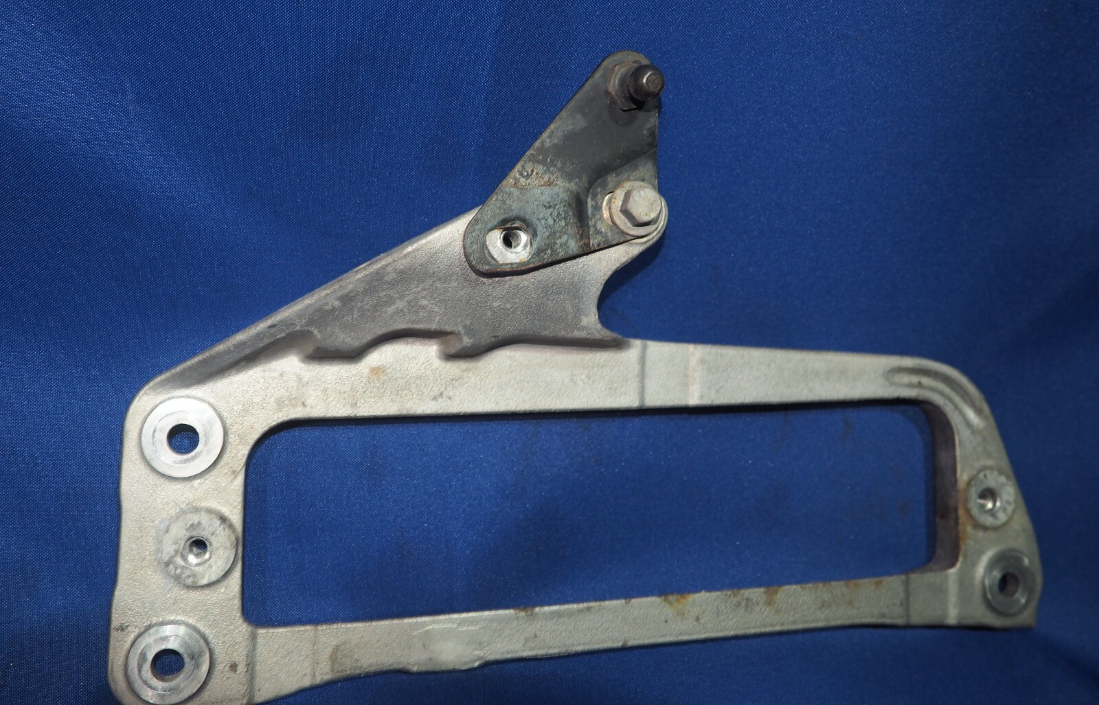 Aston Martin Rapide 2010-2020 Left Mounting bracket
