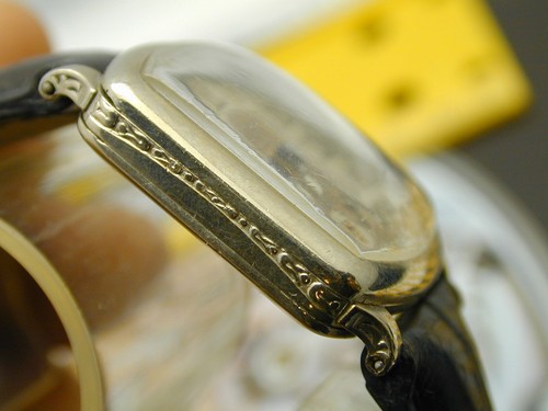 VINTAGE 987-F HAMILTON TONNEAU WRIST WATCH RUNS KEEPS TIME ON 9-12-24 - Picture 2 of 12