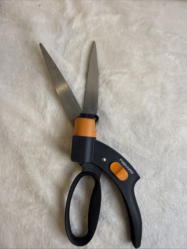 Fiskars Easy Trimming Grass Shears With Rotating Head (T-36)