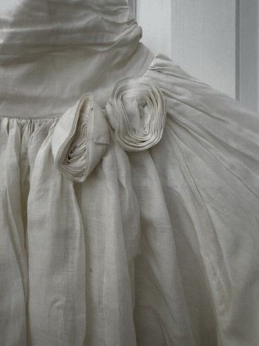 Blouse victorienne blanche coton soie col rosace manches bouffantes bouton noir boho 8 - Photo 4/9