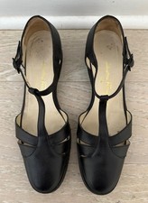 FERRAGAMO Vintage Black Pebbled Leather T-Strap Flats with Buckle - Size 7