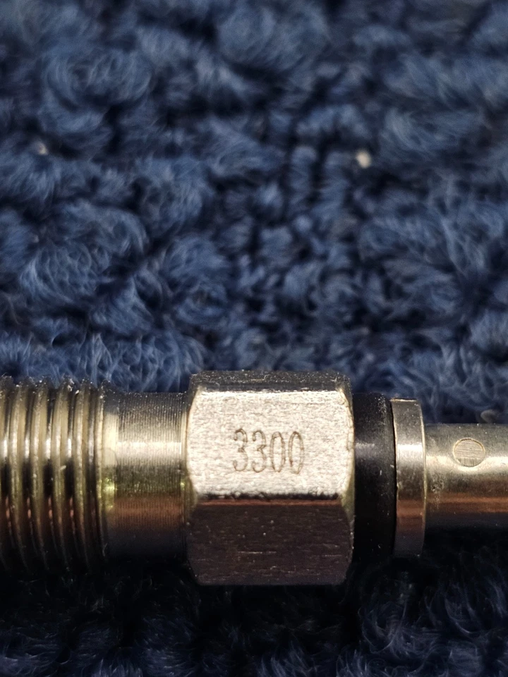 Autolite 1118: bujía incandescente de repuesto automotriz para Dodge/Freightliner 2003-2006 Foto 3 de 4