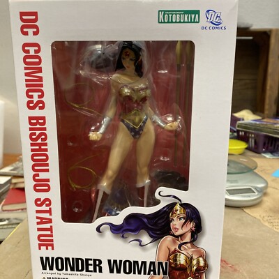 Bishoujo WONDER WOMAN PVC Statue 1/7 Scale New 2011 Kotobukiya DC Comics NIB