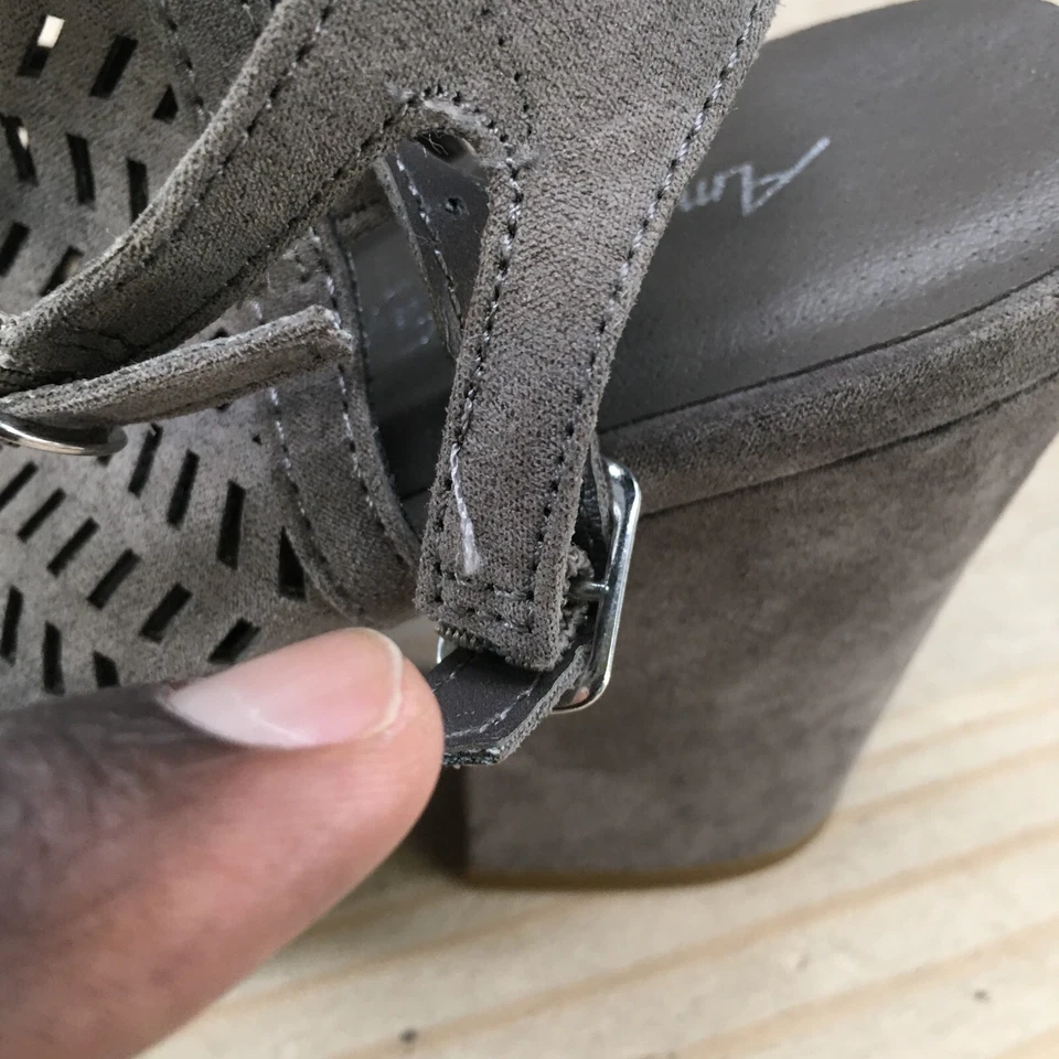 Zapatos de salón American Eagle para mujer 7 informales con correa al tobillo punta abierta tela gris Foto 3 de 4