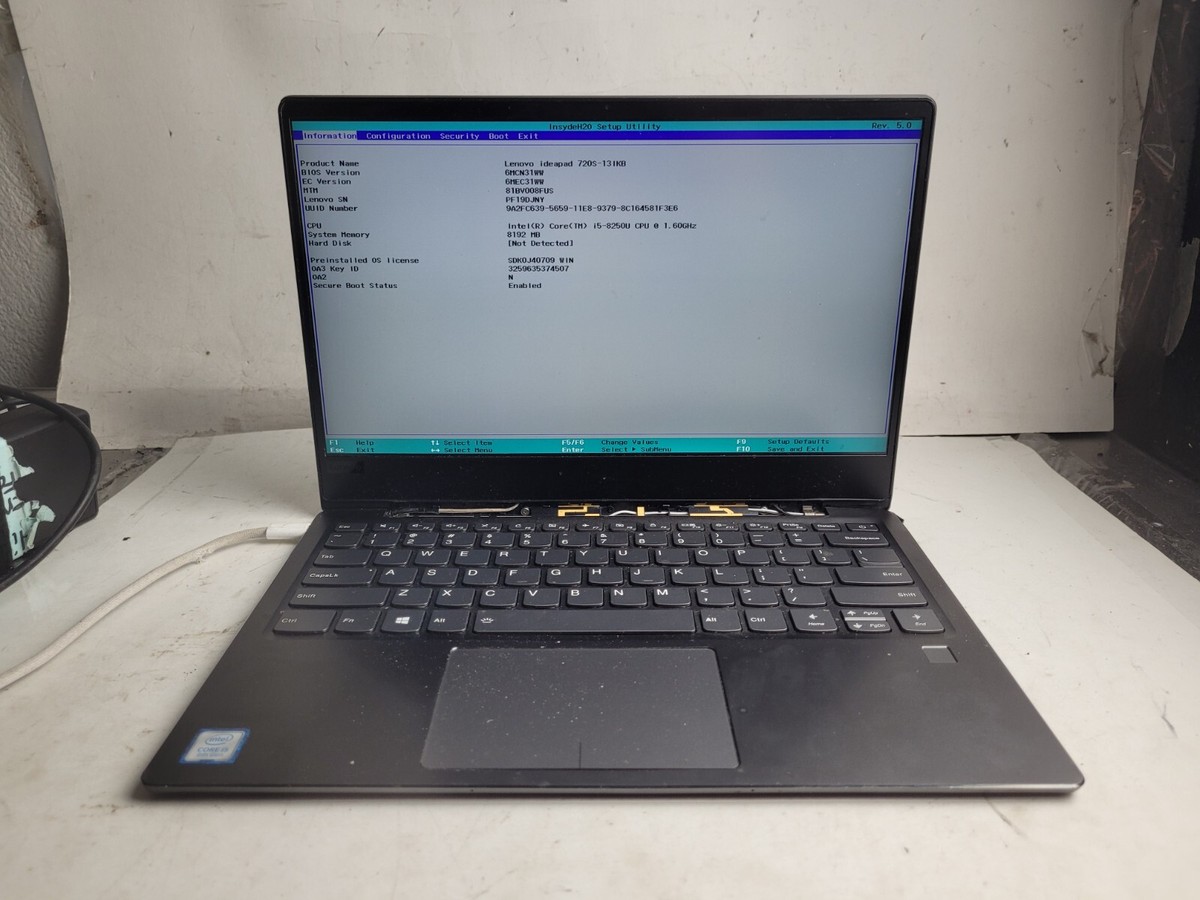 Lenovo IdeaPad 720S-13IKB w/i5-8250U, 8GB RAM, 15.6