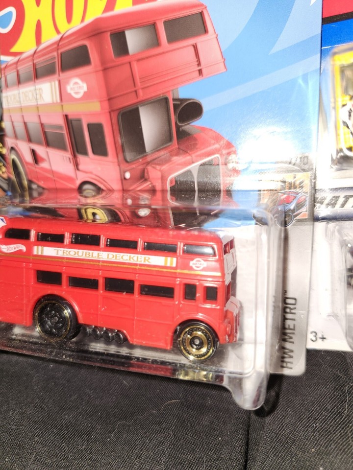 Never Opened 5 Hot Wheels School Buses GROOT Police,surfin,metro Nice