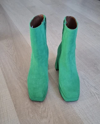 Sacha Bottines daim taille 38 vert comme neuf - Photo 1/4