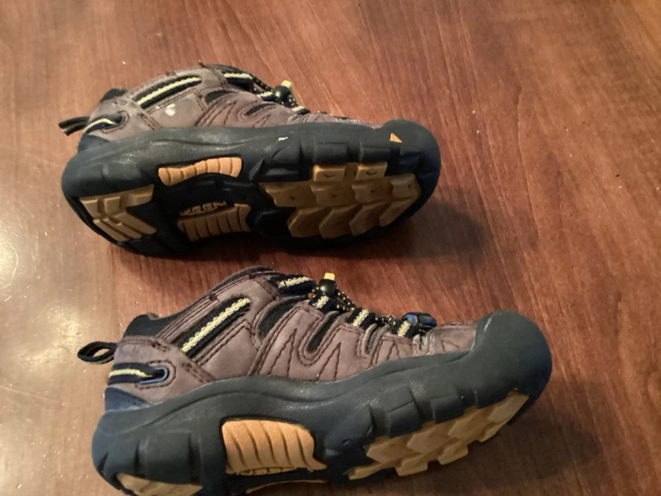 Keen Gypsum Hiking Kids Shoes Size 10 Brown And Yellow Trim - Image 4 of 4