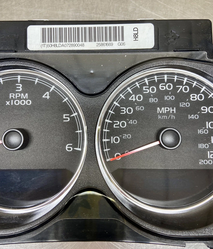 2007 - 2014 GMC YUKON Speedometer cluster OEM unknown mileage - Image 3 of 4