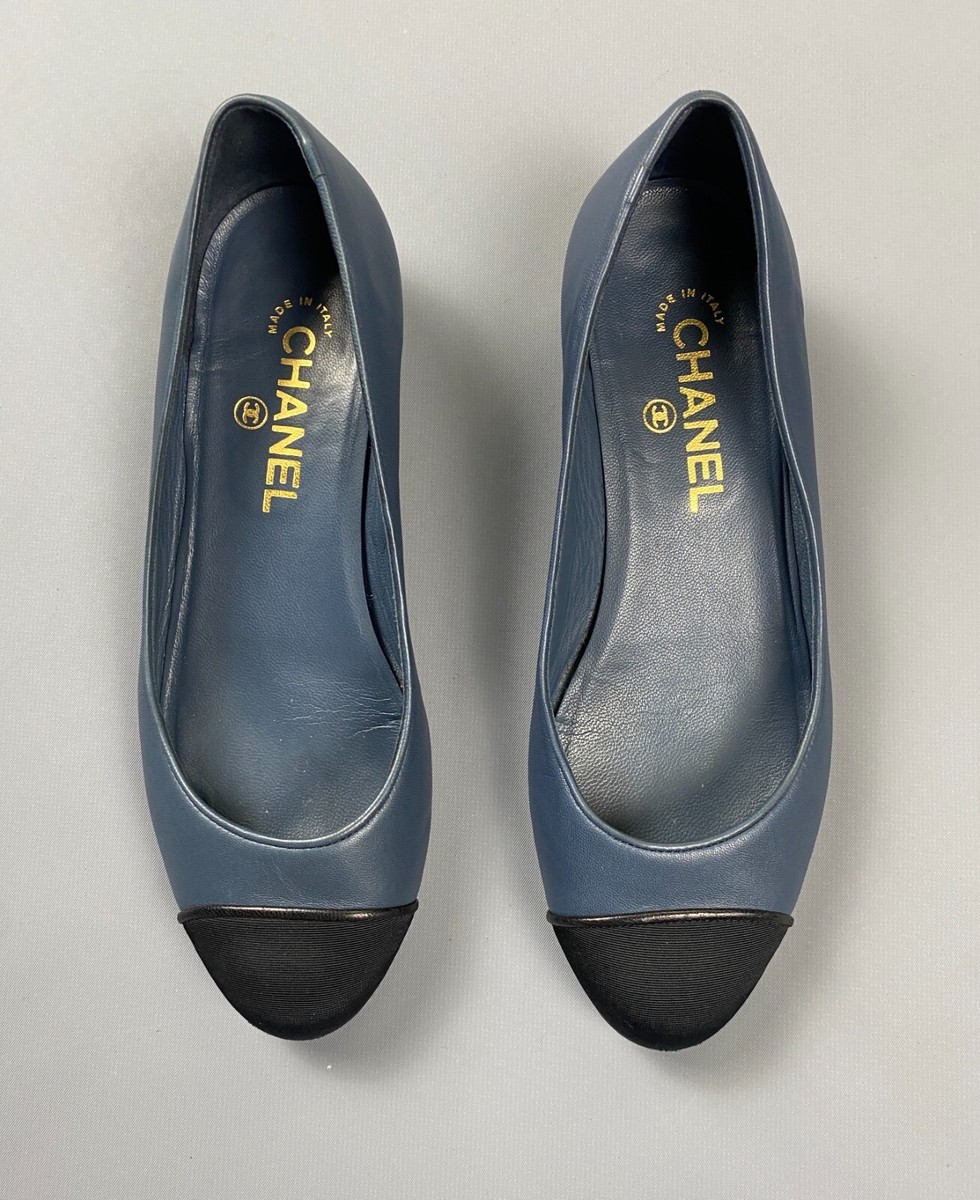 CHANEL バレリーナ 35 1/2 CHANEL TWO TONE CAP TOE LEATHER BALLET HEEL FLATS BLUE BLACK