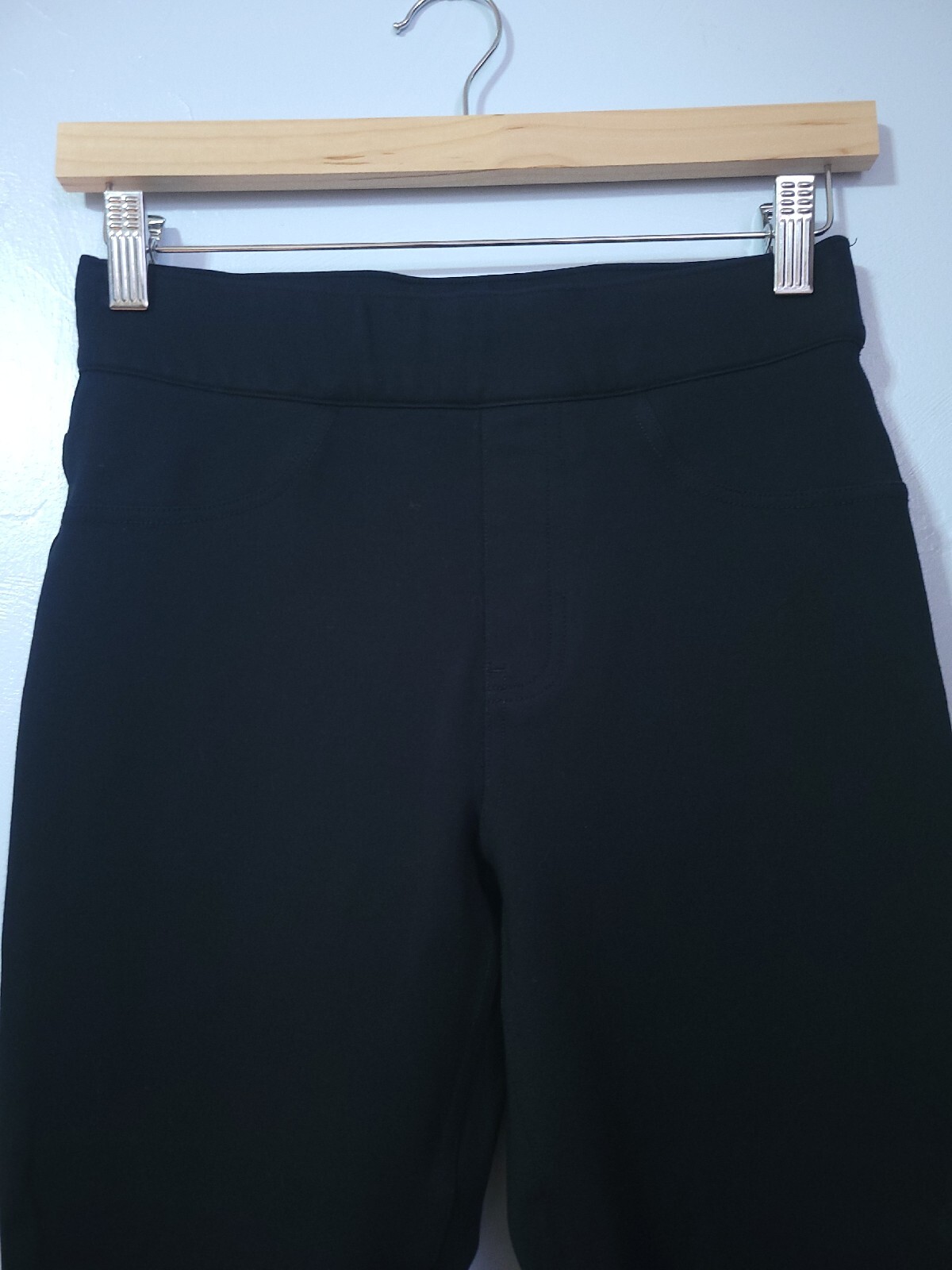 SPANX Ponte Stretch Solid Black Pull On Cropped P… - image 4