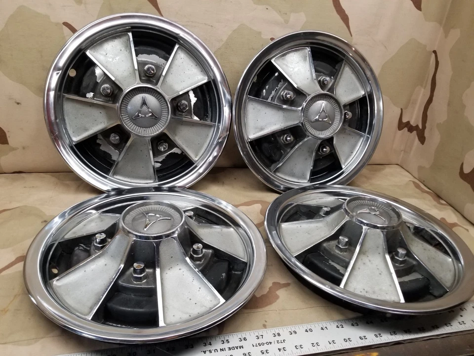 (4) Tapacubos Dodge Dart GTS 1967 14 pulgadas tapacubos OEM MOPAR 67 Foto 2 de 4