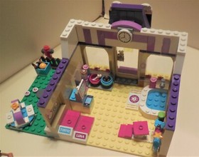 LEGO FRIENDS HEARTLAKE CITY PUPPY DOG DAYCARE DOWNTOWN 41124 BUILDING SET LOT