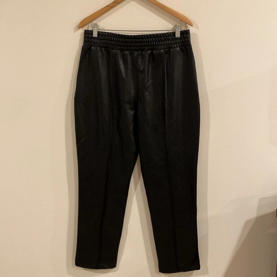 Calça de tornozelo Boston Proper couro sintético preta média - Imagem 3 de 4