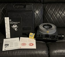 Kodak Medalist AF Carousel Slide Projector with Hard Case