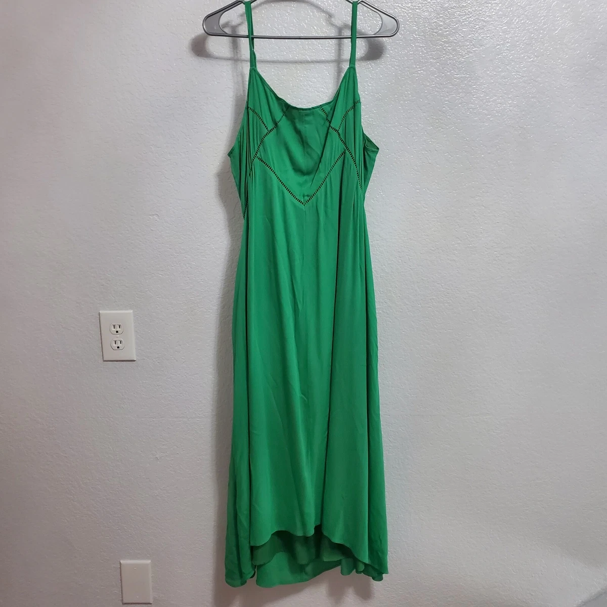 green emerald velvet dress Sundance Jade Dress – VELVET CLOTHING CO main image 1