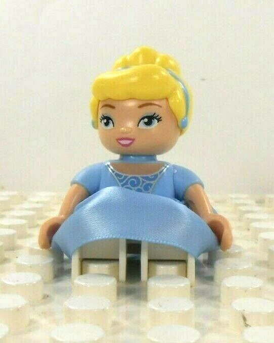 Lego Duplo Figura Cenicienta con falda lt. azul/blanco Foto 3 de 3