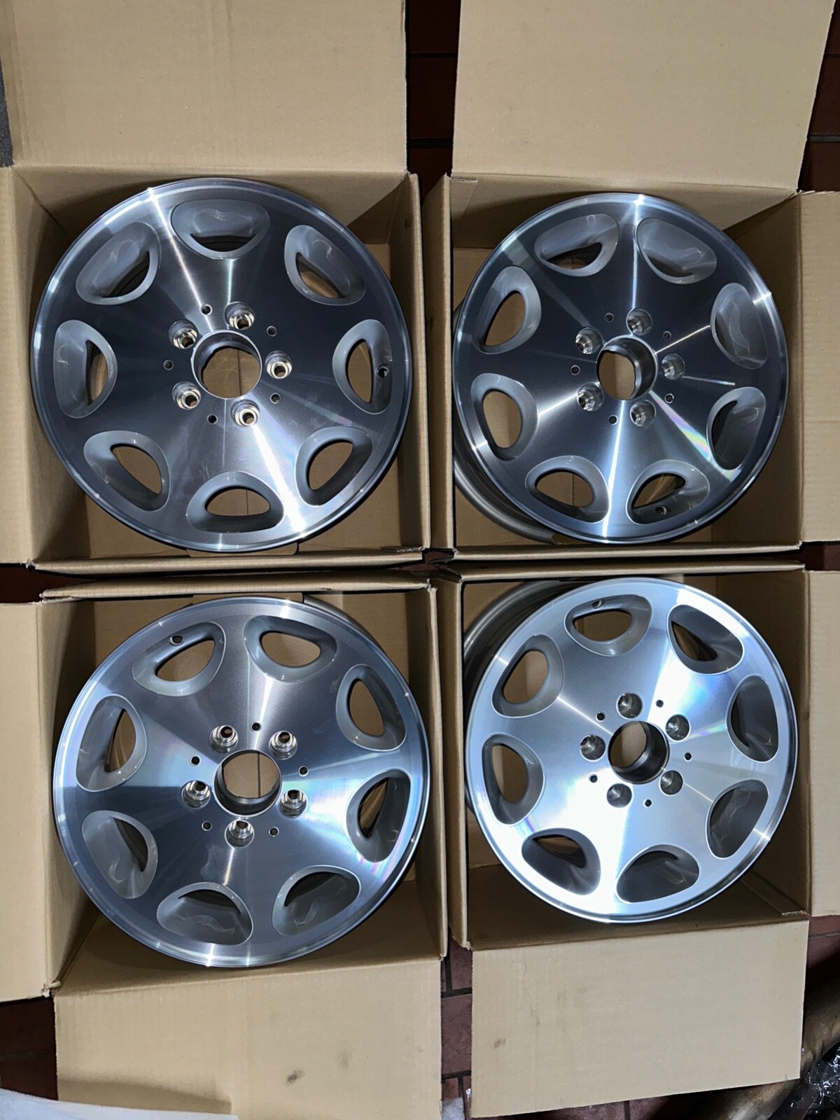 4x Original Mercedes W124 W201 W129 Alufelgen 15-Zoll Glanzgedreht  