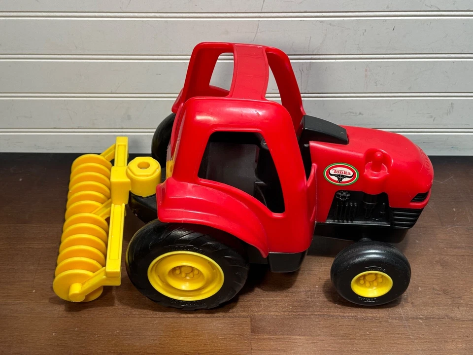 Large Red Tonka Farm Tractor and plow Attachment 2003 Plastic - Image 2 of 4