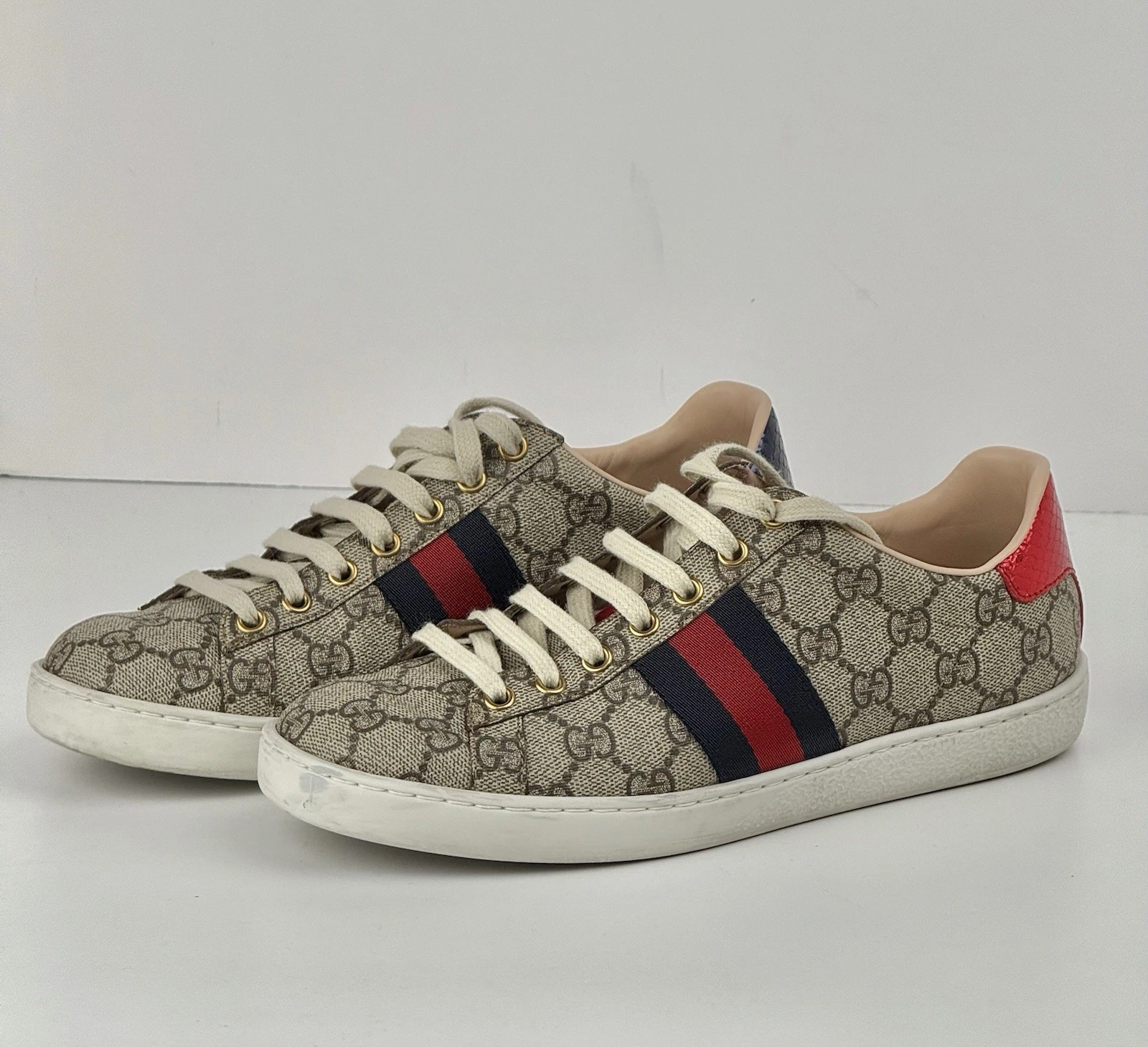 Baskets basses femme Gucci GG Supreme monogramme Ace pointure 37,5