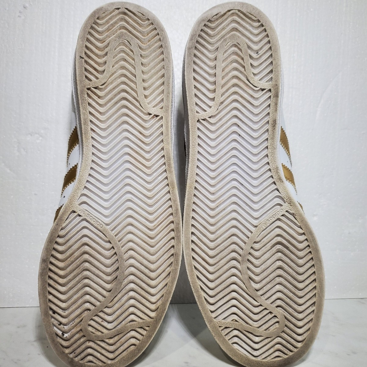 Adidas Superstar White Gold Stripe Clam Shell Toe Sneaker Shoes Women 6.5 US | eBay Adidas Superstar White Gold Stripe Clam Shell Toe Sneaker Shoes Women 6.5 US | eBay