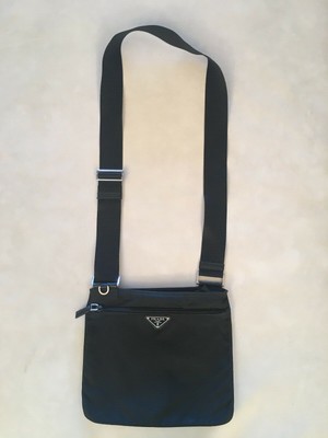 Prada borsa a tracolla - di colore nero - Stileo.it
