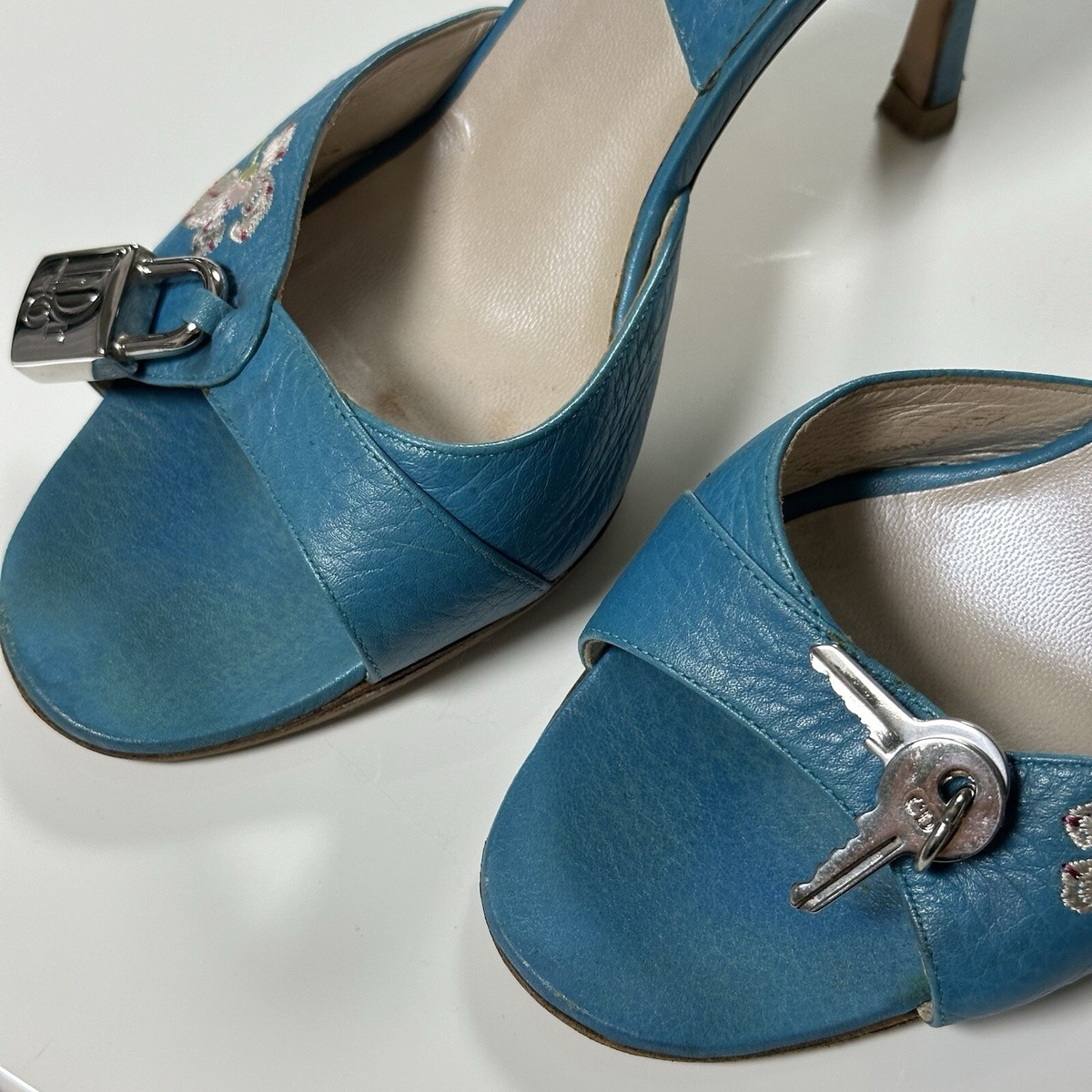 靴 Vintage Dior Key Buckle Heel Sandals Vintage Dior Key Buckle Burgundy Leather Kitten - Depop