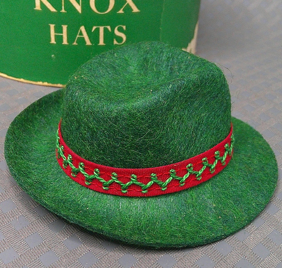 Vintage 1960s Knox Hats New York Green Felt Fedora Red  display picture 3