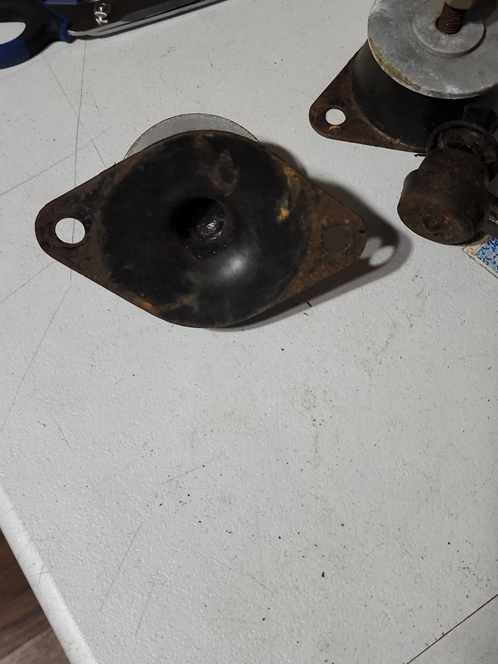 1963 福特 FALCON NOS STEERING IDLER 手臂和衬套 C3DZ-3352-G 原始设备制造商 FOMOCO — 第 4/4 张图片