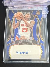 2023-24 Panini Select - Rookie Signatures Marcus Sasser Blue Prizm /49 (AU, RC)